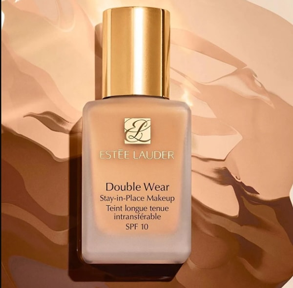 1. Estee Lauder Doğal ve Mat Bitişli - Double Wear Stay-in-Place Fondöten SPF 10 ( 2N1 Desert Beige ) - 30 ml