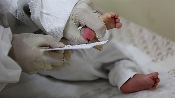 Kars Aile Mahkemesi, yenidoğan bebeklerin sağlık taraması için kullanılan topuk kanı uygulaması ile ilgili çok konuşulacak bir karar almıştı.