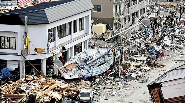 2004 yılındaki Sumatra depremi, dünya çapında büyük bir uyanışa sebep oldu. Bu felaketin ardından, tsunami uyarı sistemlerinin geliştirilmesi ve tahliye protokollerinin iyileştirilmesi için küresel çapta çalışmalar başlatıldı.