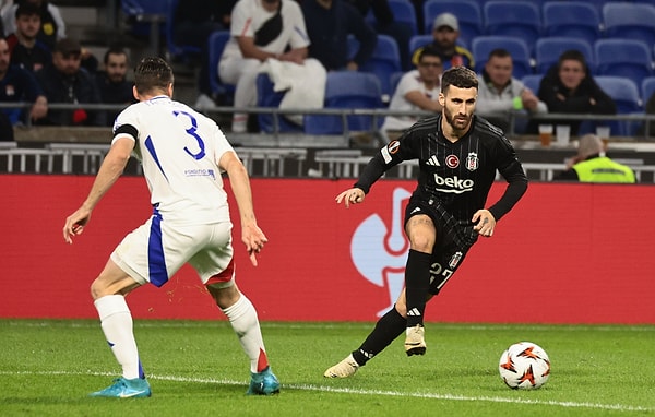 Kara Kartal, Olympique Lyon'u 1-0 yenerek çok önemli bir 3 puan aldı.