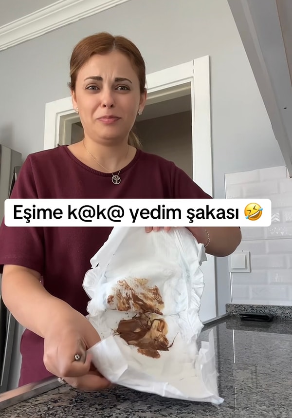 Kadın şakayı yapabilmek için bebek bezine nutella sürmüş ve bebeğinin altını değiştirmeye gitmişti.