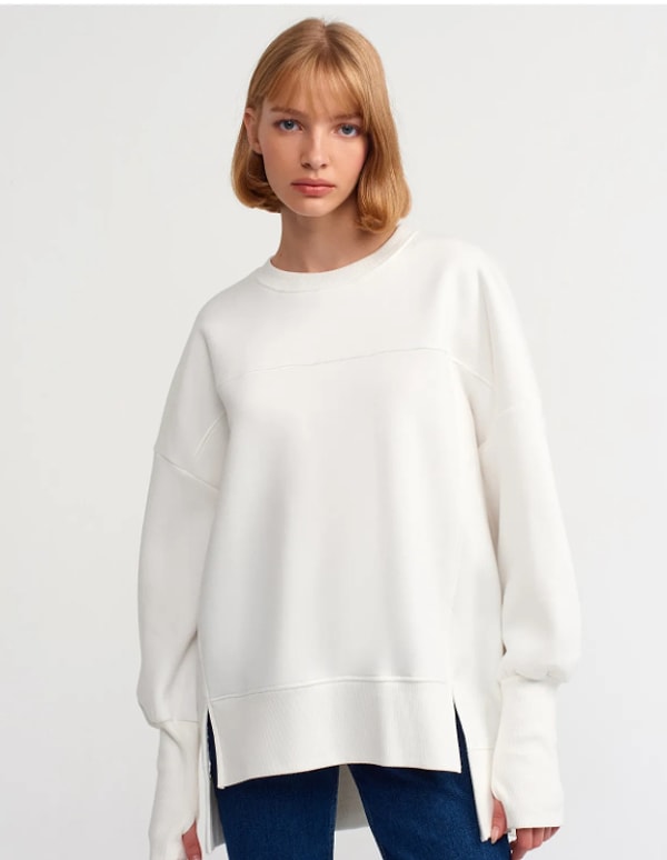 4. Dilvin Oversize Sweatshirt - Ekru