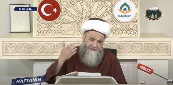 Sohbette "Son teröriste kadar öldüreceğim’ dedin, şimdi ilk teröriste ‘Gel de başıma geç’ diyor" ifadelerini kullanan Cübbeli, sohbet videosunu ilk önce YouTube hesabından yayınladı ardından sildi.