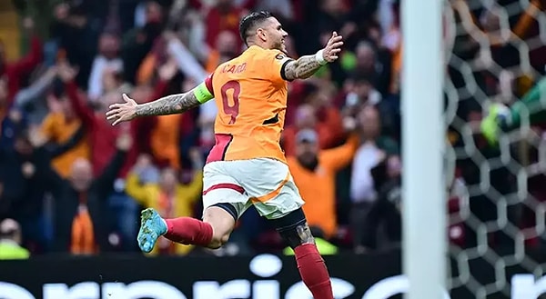 Mauro Icardi'nin Galatasaraylılar için ne anlama geldiğini söylemeye gerek yok. Sahada olması bile çoğu zaman bir şekilde skor yapmasına yetiyor.