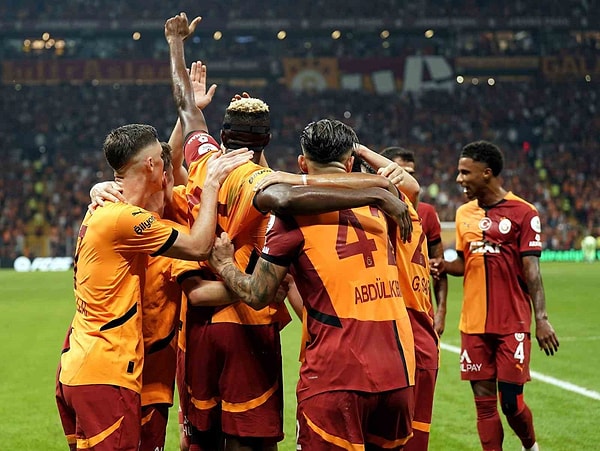 Lider Galatasaray yoluna kayıpsız devam etmek istiyor. Rakipleriyle puan farkını açmak isteyen Galatasaray için hedef mutlak üç puan!