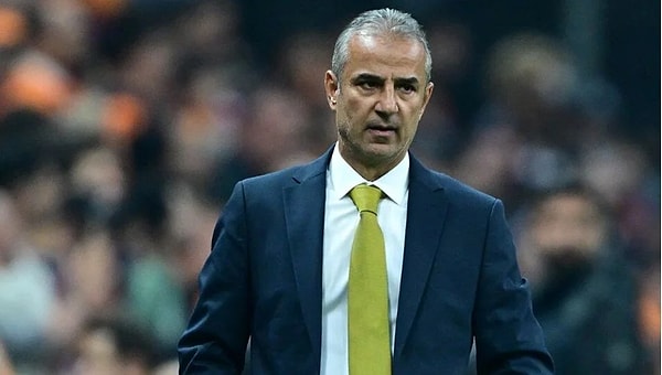 İsmail Kartal'ın ayrılışı ile birlikte Fenerbahçe takımı Jose Mourinho'ya emanet etti. Zirvenin gerisinde olan Fenerbahçe'de zaman zaman İsmail Kartal'ın performansı hatırlanıyor.