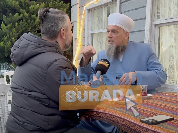 Meriç Erkan sözlerine “Bizde şöyle bir şey vardır. Bize hep şahıs üzerindende yürümeye kalkanlar olunca şöyle diyoruz: Benim dönemimde yaşamamış bir insan için (onun yaptığı amelleri görmediğim için) Allah (CC) ne yaptıysa ne hizmetler yaptıysa bin katını versin. Bu güzel bir dua değil mi?" diyerek başladı.