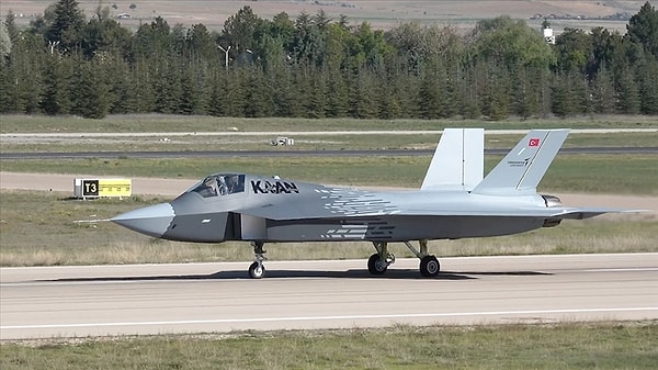 ABD tarafından F-35 programından dışlanan Türkiye ise  yerli üretim 5. Nesil Savaş Uçağı projesi KAAN üzerinde çalışmalarını sürdürüyor.