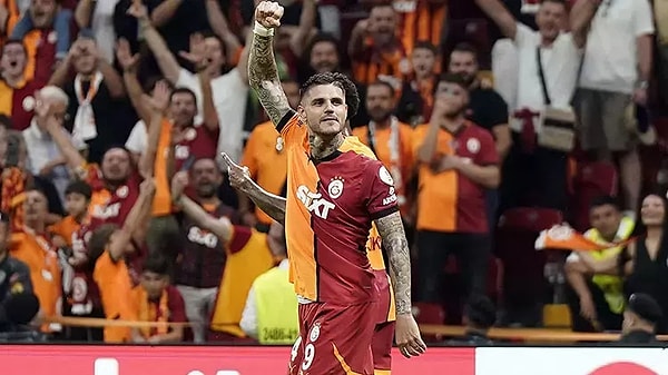 Galatasaray'ın derbide Beşiktaş'ı 2-1 yendiği maçta Mauro Icardi de 90 dakika forma giydi ve maçın uzatma dakikalarında yerini Michy Batshuayi'ye bıraktı.