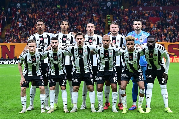 Beşiktaş Yönetim Kurulu, yaşananları "Örgütlü kötülük çetesi faaliyetlerine kaldığı yerden devam etmekte" diyerek açıkladı.