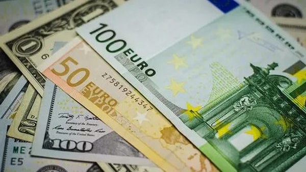 Dolar/TL kuru 34,29 seviyesindeki yerini korurken, Euro/TL kuru ise 37,08 seviyesinde sabit kaldı.