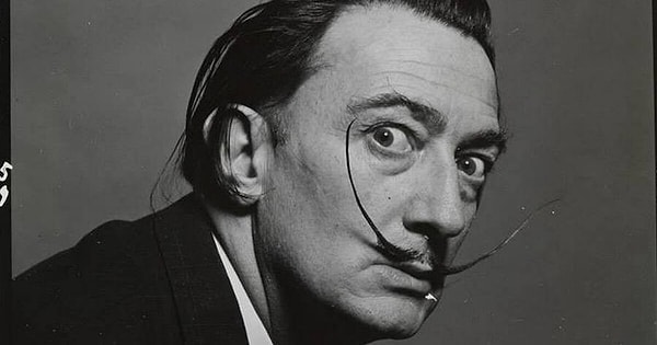 Özgünlük, yaratıcı ruh ve her şeyin sana has bir yorumla ele alındığı bir dünyadan selamlar! Sen tam bir Salvador Dalí’sin!