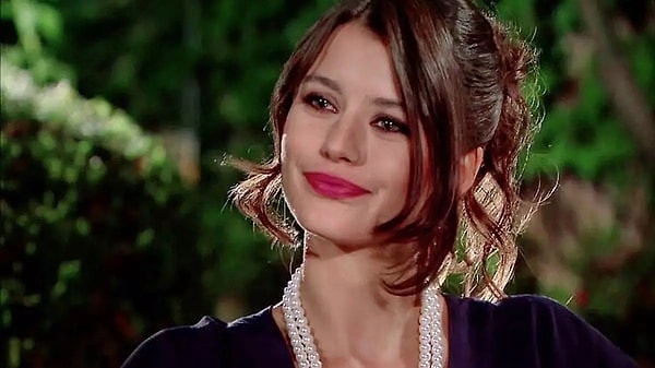 5. Beren Saat, Aşk-ı Memnu dizisinde yer alırken kaç yaşındaydı?