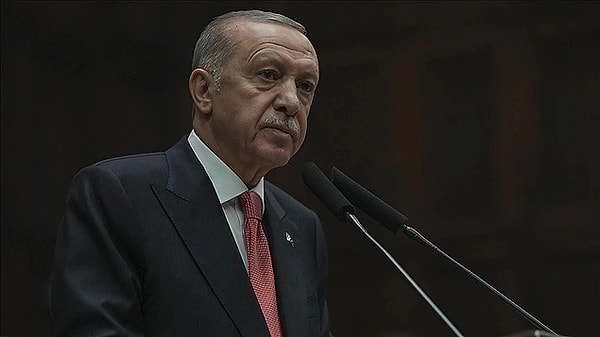 Cumhurbaşkanı ve AK Parti Genel Başkanı Recep Tayyip Erdoğan, partisinin TBMM Grup Toplantısı'nda çözüm sürecine ilişkin kritik açıklamalar yapmıştı. Erdoğan, yaptığı konuşmada yapıcı tutumundan ötürü CHP Genel Başkanı Özgür Özel'e de teşekkür etmişti.