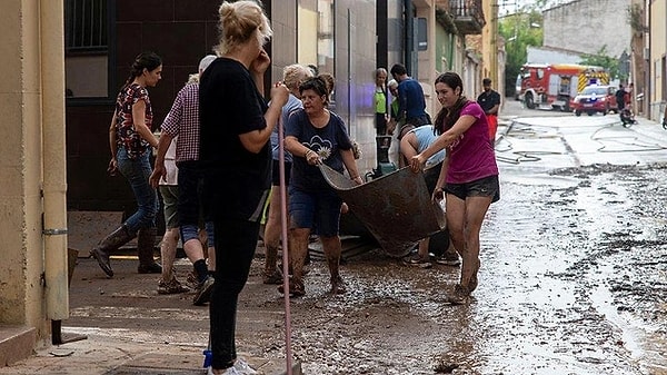 29 Ekim Salı günü başlayan ve İspanya'nın özellikle doğu ve güney bölgelerini etkisi altına alan şiddetli yağış büyük bir felakete yol açtı.