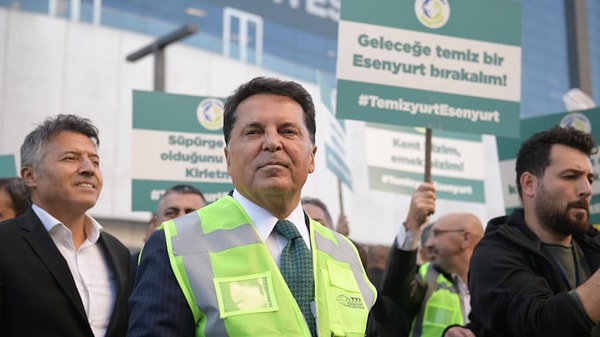 “Ahmet Başkan davet edilse ifade vermeye gidebilecekken sabah 5'te çilingirle evinin kapısına dayandılar. Eşi telaşla korkuyla kapıyı açtı, ittirip geçtiler. Polisler, Ahmet Özer'i yatak odasına gidip bizzat uyandırdı.”