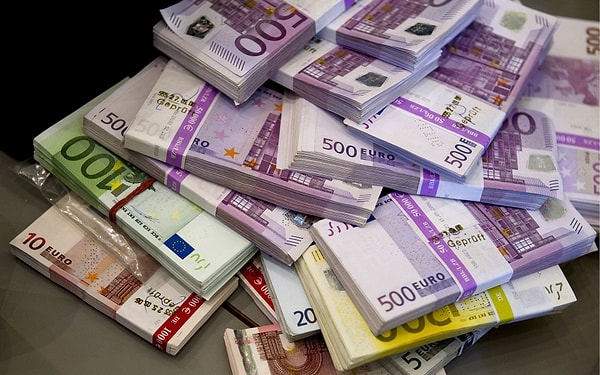 Euro/TL, yüzde 0,1’lik bir artışla 37,33 seviyesine çıkmış durumda.