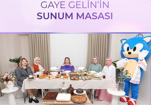 Gaye Gelin'in misafirlerini ağırlamak için Kirpi Sonic karakterinin maskotunu getirmesi herkesi şoke ederken Kirpi Sonic'in hizmeti ve çiftetelli oynaması ekran başındakileri şaşırttı.