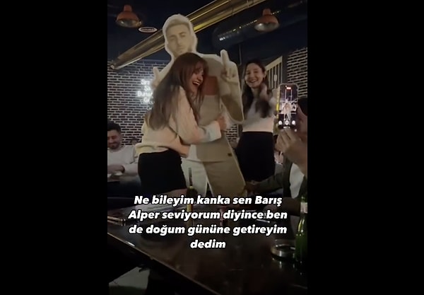 Genç kızın doğum gününde maketin mekana getirildiği anlar sosyal medyada viral oldu.