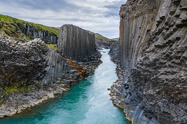 5. Stuðlagil Kanyonu, İzlanda