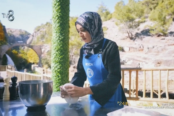 Beyza'nın yaşadıkları zaten çok travmatik olurken MasterChef'i izleyen iki doktor, Beyza'ya yapılan müdahalenin yanlış olduğunu vurgulayan açıklamalarda bulundu.