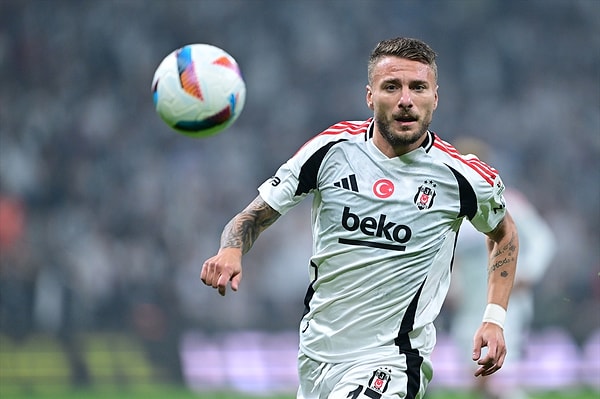 Beşiktaş'ta Ciro Immobile ağrı hissettiği için maçın ikinci yarısına çıkamadı ve yerini Mustafa Erhan'a bıraktı.