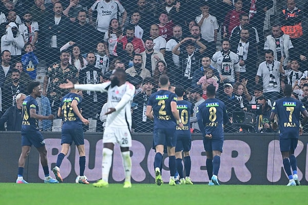 Beşiktaş, evinde Kasımpaşa'ya 3-1'lik mağlubiyetle dağılırken maçın en çok konuşulan pozisyonunda yine Rafa Silva vardı.