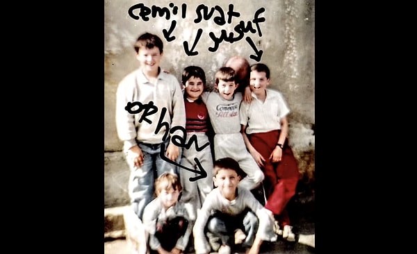 Geçtiğimiz günlerde de Cemil, Suat, Yusuf ve Orhan ile birlikte çekilmiş bir fotoğrafını paylaştı.