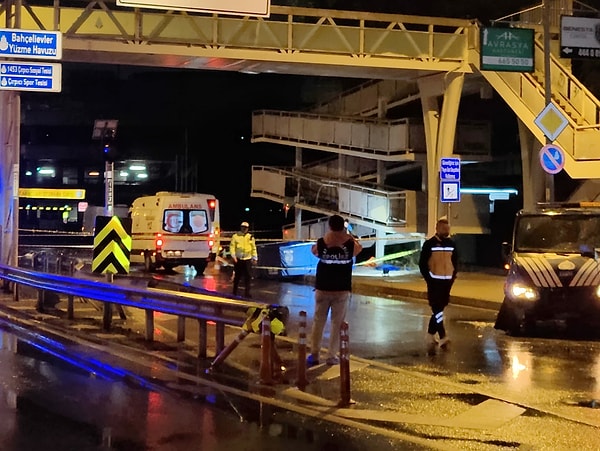 Edinilen bilgiye göre  İstanbul Büyükşehir Belediyesine (İBB) ait zabıta aracıyla otomobilin karıştığı hasarlı kaza meydana geldi. Kaza bölgesinde güvenlik önlemi alan trafik polisi Ogün Yürümez’e İETT otobüsü çarptı.