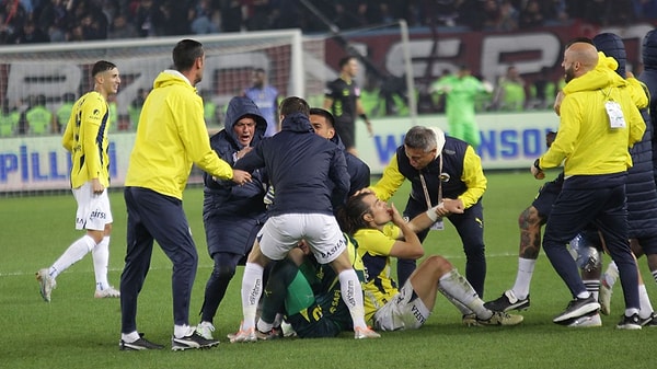 Mourinho, tam anlamıyla sevinçten havalara uçtu. Dünya onu konuştu.