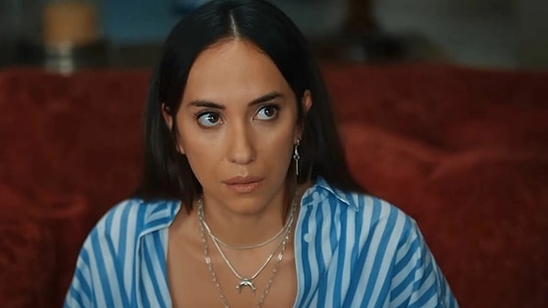 8. Now TV'nin sevilen dizisi Kızıl Goncalar'da Hande'nin çocuğunun down sendromlu olacağını öğrendikten sonra yaşadıkları ve eşine açıkladığı sahne dikkat çekti.