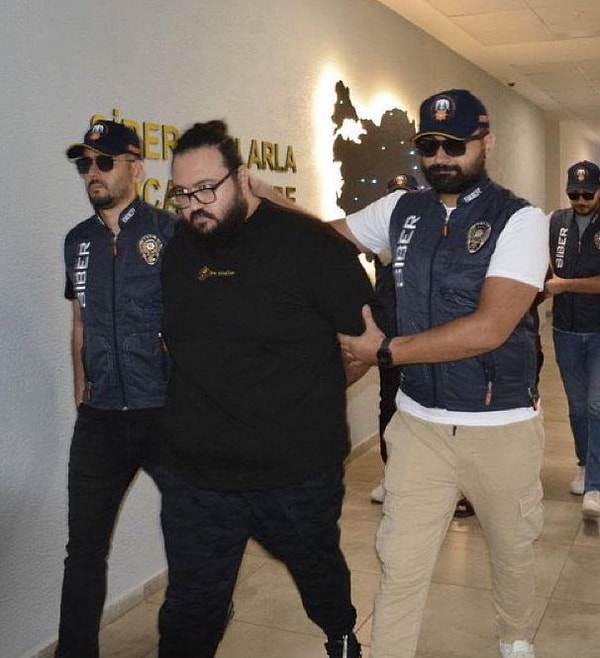 Antalya Emniyet Müdürlüğü, Twitch yayıncısı Jahrein hakkında ‘müstehcenlik’ suçlaması ile soruşturma başlatmıştı. Fenomen sonrasında çıkarıldığı mahkemece tutuklanmıştı.