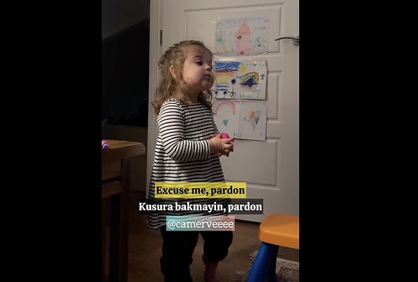 "Excuse me, pardon" diyerek yeni bir kalıbın kilidini açan Sophia'nın yeni videosu da beğeni topladı.