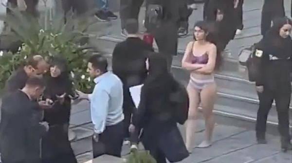 İran polisi tarafından tutuklanıp gözaltına alınan kadının bu duruşu ülkemizde de epey gündem oldu. Birçok ünlü isim konuya dair açıklama ve paylaşım yaptı.