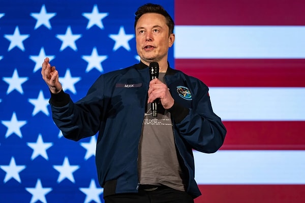 Musk, Trump'ın seçim kampanyasına 120 milyon doları aşkın (yaklaşık 4 milyar TL) bağışta bulundu. Ancak, dünyanın en zengin insanı Donald Trump’ın seçim zaferinin ardından bir gecede servetini 20 milyar dolar artırdı.