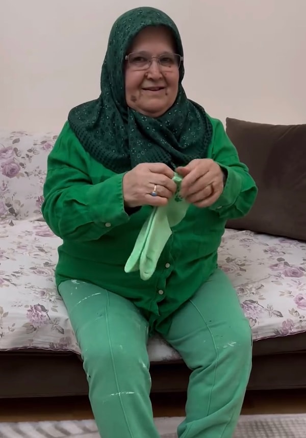 Biliyorsunuz ki son bir iki ayın değişmeyen gündemi Dubai çikolatası. Her viral olan şey gibi onun da popülaritesi ne zaman son bulacak diye meraklar içerisindeyiz.