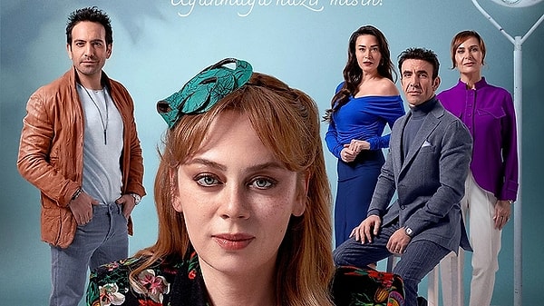 3. Demet Evgar, Buğra Gülsoy ve Mehmet Yılmaz Ak'ın başrollerinde oynadığı Bahar dizisi izleyicinin beğenisini toplamaya devam ediyor. Show TV'de her Salı saat 20.00'de yayınlanan dizi reytinglerde hep üst sırada. Biz Bahar'ı Demet Evgar'ın muhteşem oyunculuğu ile sevdik. Ancak ilk olarak Bahar rolü için başka bir isim düşünülmüş. Bakın, o oyuncu kimmiş...