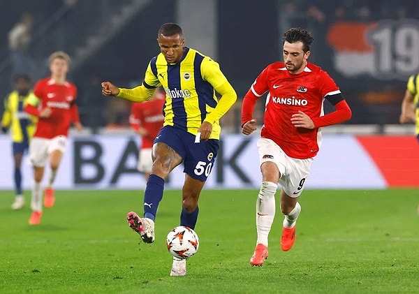 AZ Alkmaar'a karşı alınan mağlubiyet Fenerbahçe'de moralleri düşürdü.