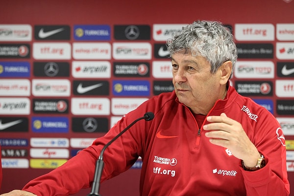 Bu kez bir "inşa sürecinde" göreve gelen isim Mircea Lucescu oldu. Romen teknik direktör ligimizde Beşiktaş ve Galatasaray ile başarılı oldu. Yurt dışındaki deneyimler sonrasında bir kez de milli takıma döndü. Sonuçlar iyi değildi ancak Piontek gibi sistem bırakarak ayrıldı.