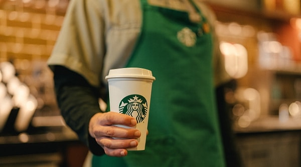 2008’de yaşanan başarısızlığa rağmen Starbucks, Avustralya’dan tamamen çekilmeyi reddetti. 2014 yılında Withers Group tarafından satın alınmasının ardından şirket, bu kez doğrudan Avustralyalıları değil, turistik bölgelerdeki yabancı ziyaretçileri hedef almayı seçti.