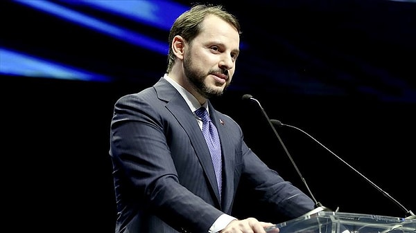 Berat Albayrak, 8 Kasım 2020’de Instagram’dan yaptığı paylaşımla Hazine ve Maliye Bakanlığı görevinden “affını talep” etmişti.