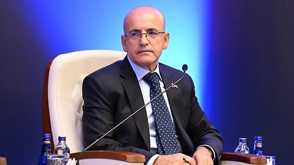 Gazeteci Can Coşkun yazısını ise “Mehmet Şimşek, tüm bu geri dönme iddialarına ne diyor?” diyerek bitirdi.