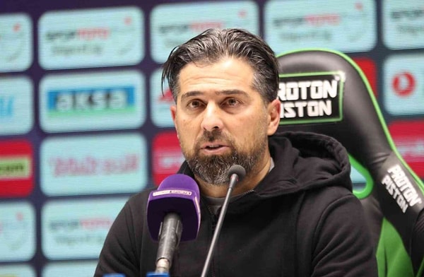 İlhan Palut, "Futbol hayatımızın öylesine merkezine yerleşmiş ki adeta en önemli meselemiz haline gelmiş. Bugün "Benim doğum günüm mü, yoksa Trabzonspor maçı mı var?" sorusunun cevabı hiç tereddütsüz Trabzonspor maçı" dedi.