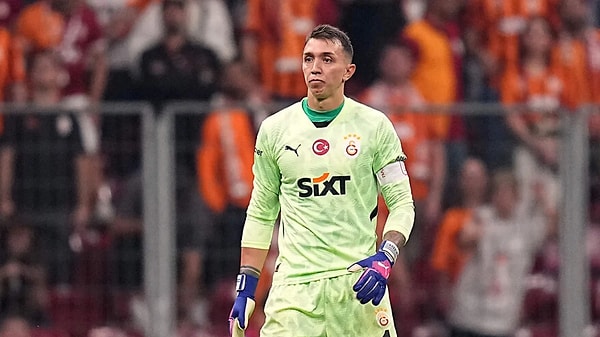 Muslera, sözlerini "Türk futbolunu ileriye götüren, Avrupa'da temsil eden insanların biraz daha kollanması, biraz daha en azından tarafsız bir şekilde bakılması gerektiğine inanıyorum." şeklinde noktaladı.