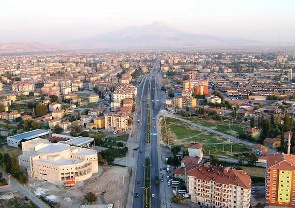 Listenin zirvesinde BDDK verilerinin aktardığına göre, Aksaray’da toplam mevduatın yüzde 49,3’ü döviz cinsinden oldu.