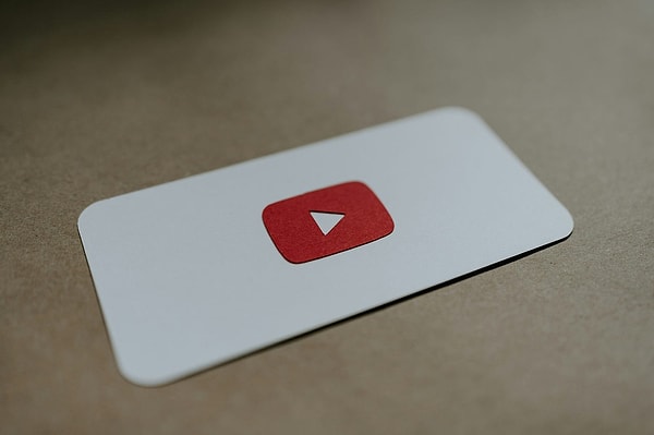 Bu da dünya genelindeki internet servis sağlayıcılarının YouTube’a erişim taleplerini Pakistan’ın sahte rotasına yönlendirmesine sebep oldu.