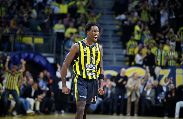 Galibiyetin ardından Euroleague, X'teki resmi hesabından Nigel Hayes paylaşımında bulundu.