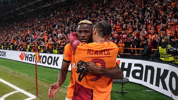 Sezon başında Galatasaray'a kiralık olarak katılan ve gösterdiği performansla kısa sürede tüm dikkatleri üzerine çeken Victor Osimhen, sarı-kırmızılı formayla büyük beğeni topladı.