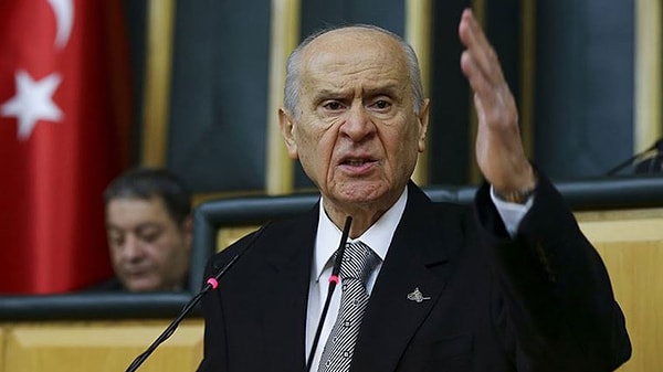 Partisinin grup toplantısında konuşan MHP Genel Başkanı Devlet Bahçeli,"Vatan tehdit altındayken, milli birlik duvarlarımız sallanıyorken başımızı kuma gömmek bizim kitabımızda yazmayan alçalma halidir." diyerek bir kez daha ülkenin tehlikede olduğuna yönelik vurgu yapmıştı.