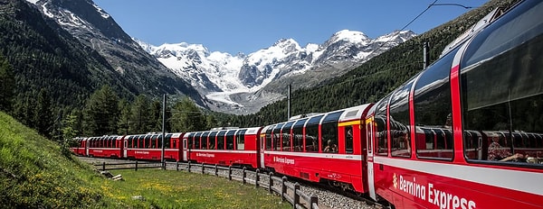 Masallar aslında aldatmaca değil... Adeta masal kitabına çizgi dünyasına yolculuk mümkün. İşte karşınızda Bernina Ekspres! Bu tren belki de dünyanın en güzel rotalarını içinde barındırıyor.